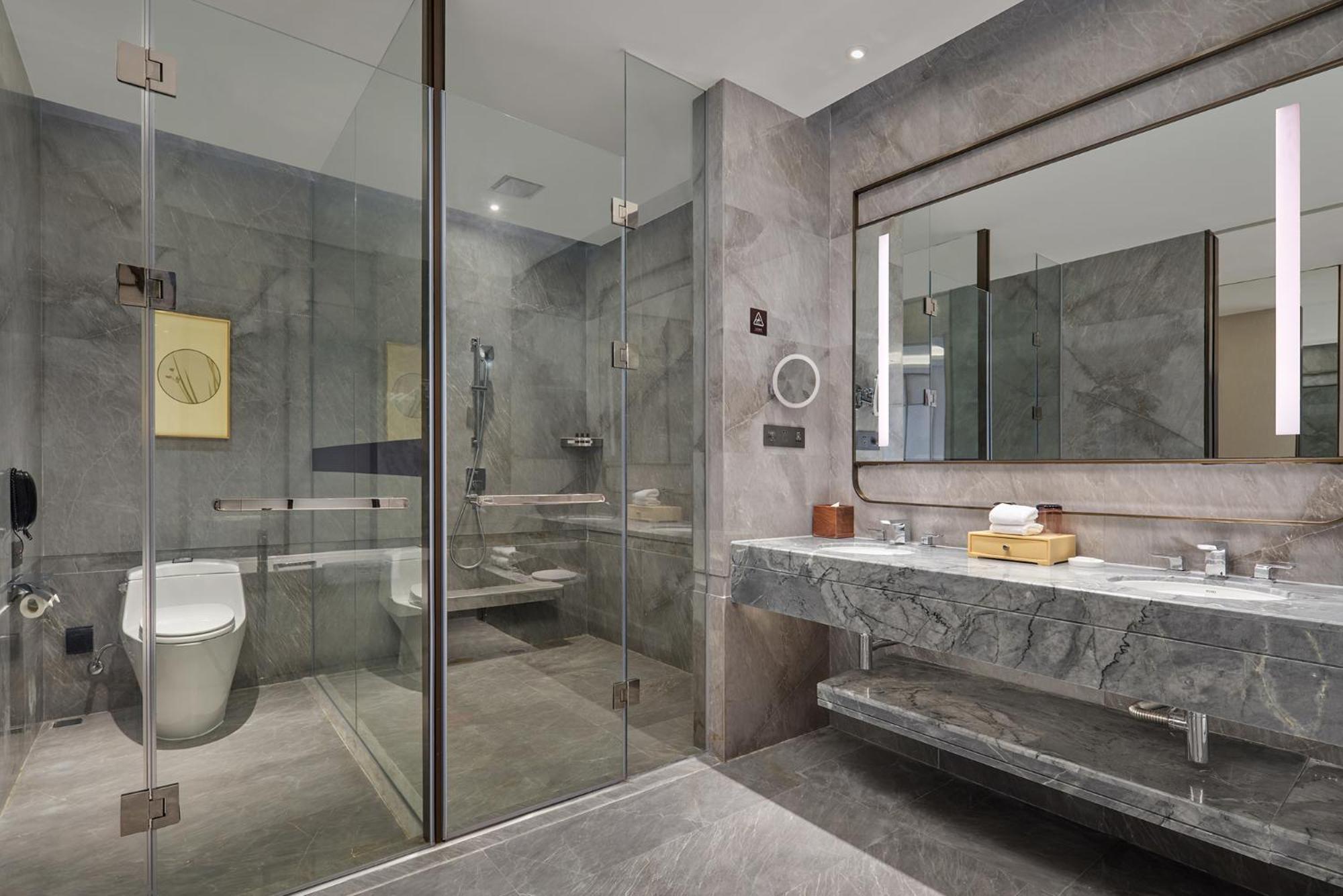 Dongguan Dongcheng International Hotel - Free Shuttle Buses For Executive Room Guests During Canton Fair Zewnętrze zdjęcie