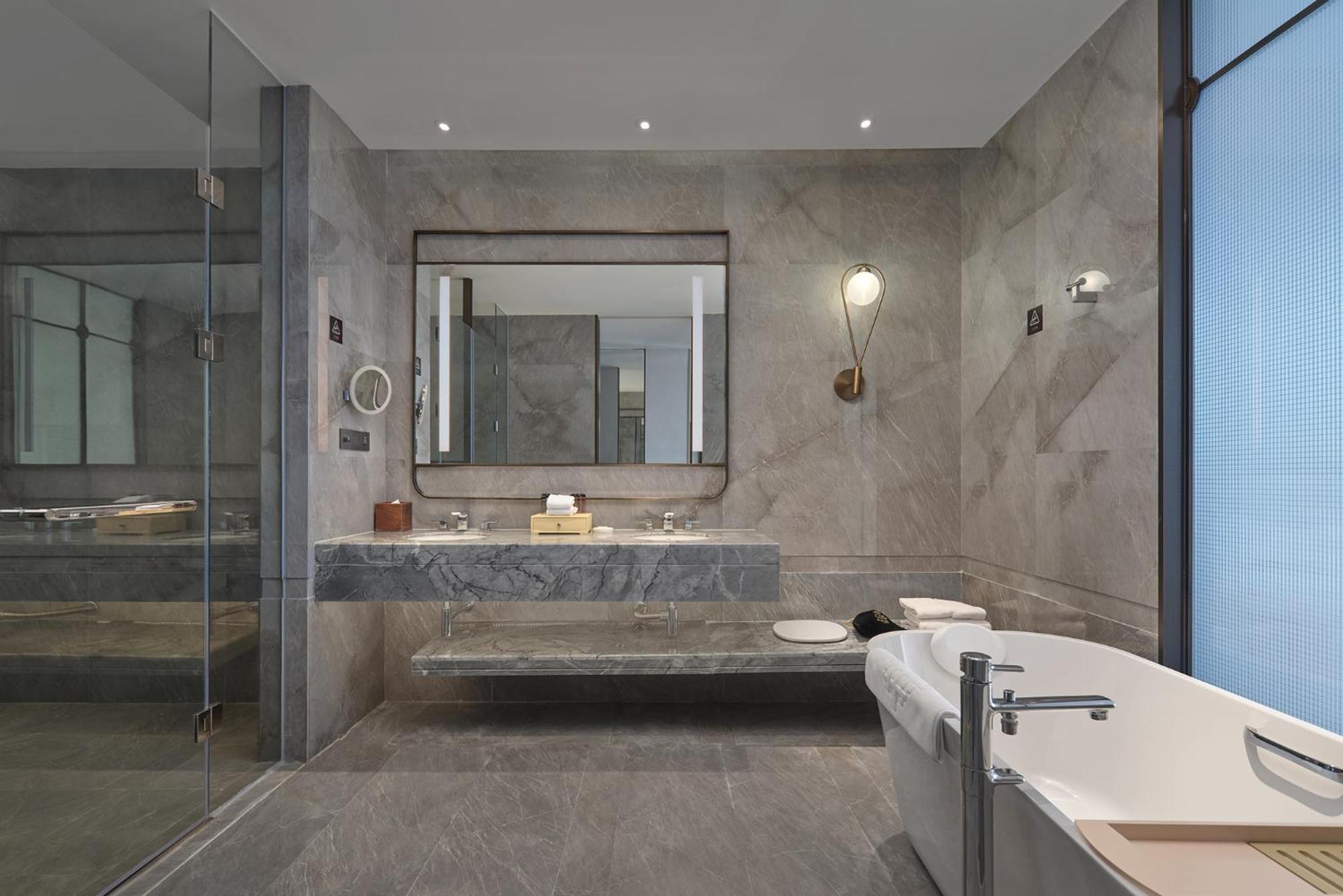 Dongguan Dongcheng International Hotel - Free Shuttle Buses For Executive Room Guests During Canton Fair Zewnętrze zdjęcie